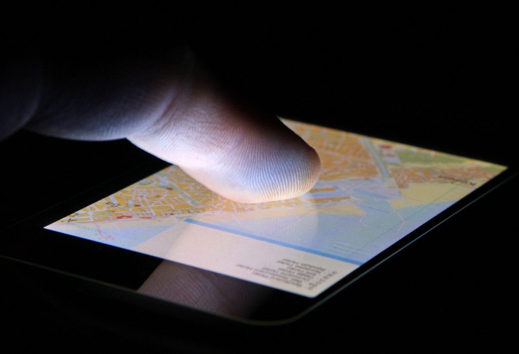 Como rastrear um celular? Entenda como fazer isso