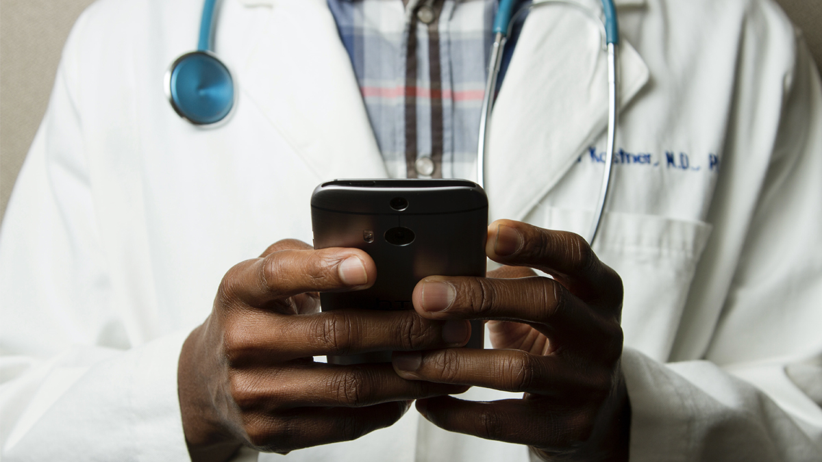 Futuro da Saúde: dispositivos móveis elevam atendimentos, capacitam médicos e aprimoram fluxos de trabalho